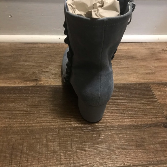 Boston Design Studio Boots - Picture 6 of 7